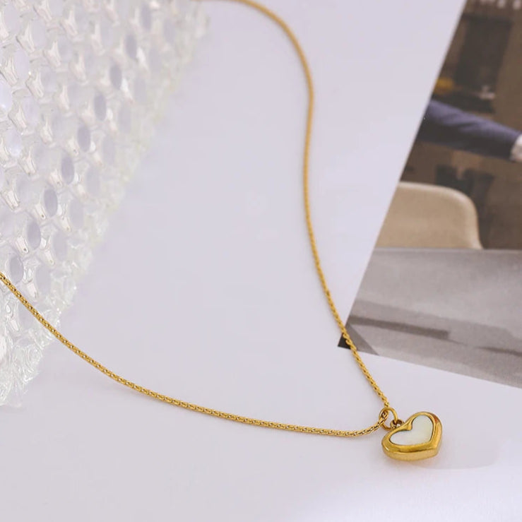 Heart-Shaped Natural Shell Pendant Necklace