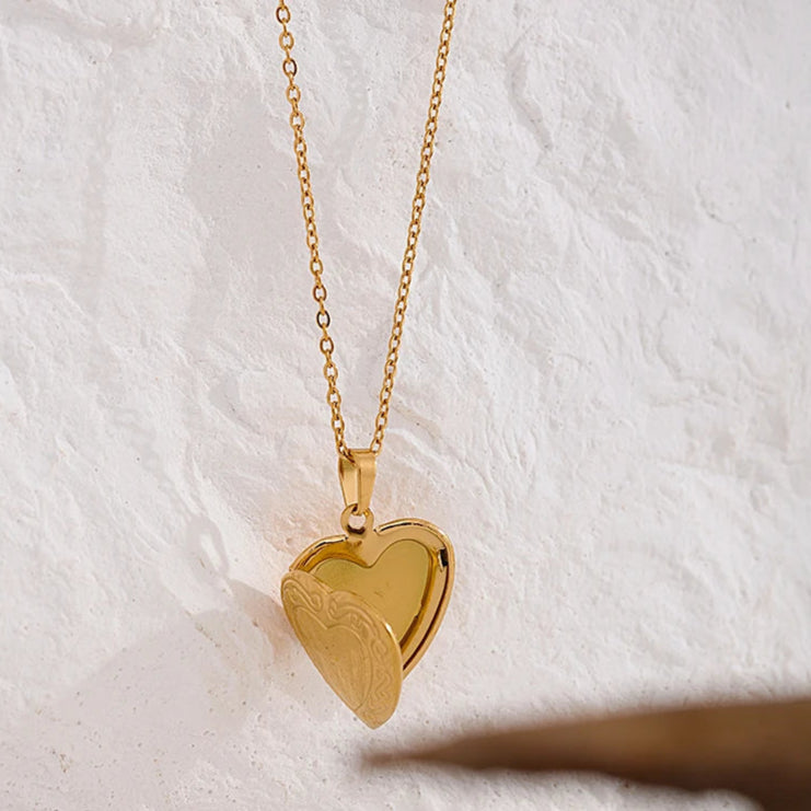 Heart-Shaped Locket Necklace With Photo Frame