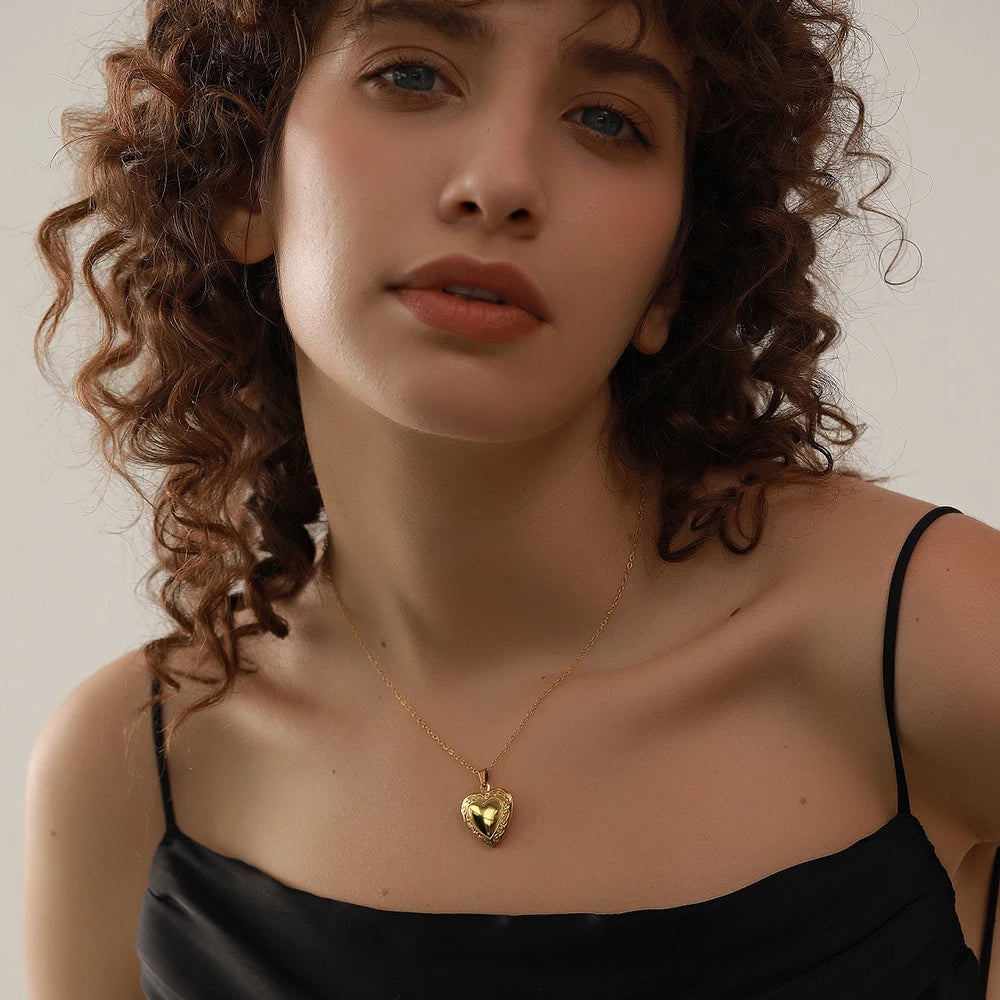 Heart-Shaped Locket Necklace With Photo Frame