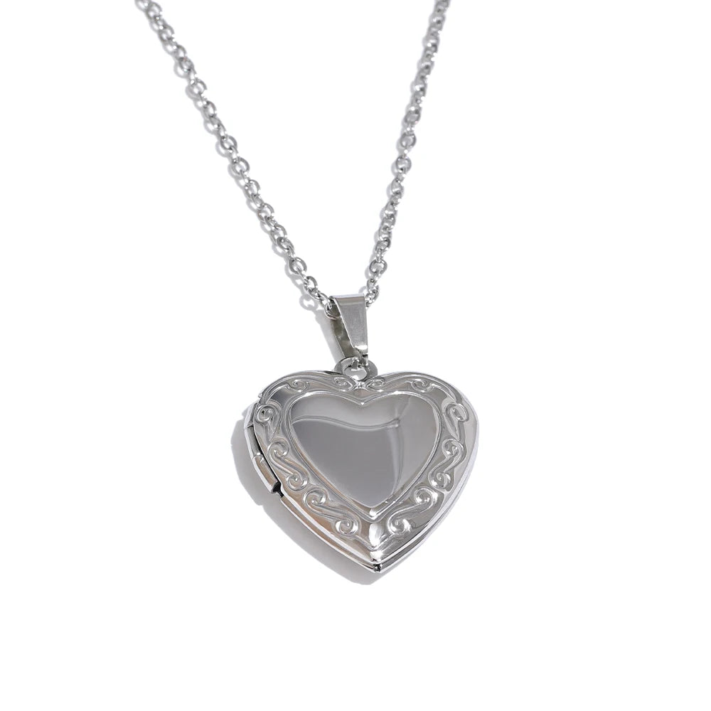 Heart-Shaped Locket Necklace With Photo Frame
