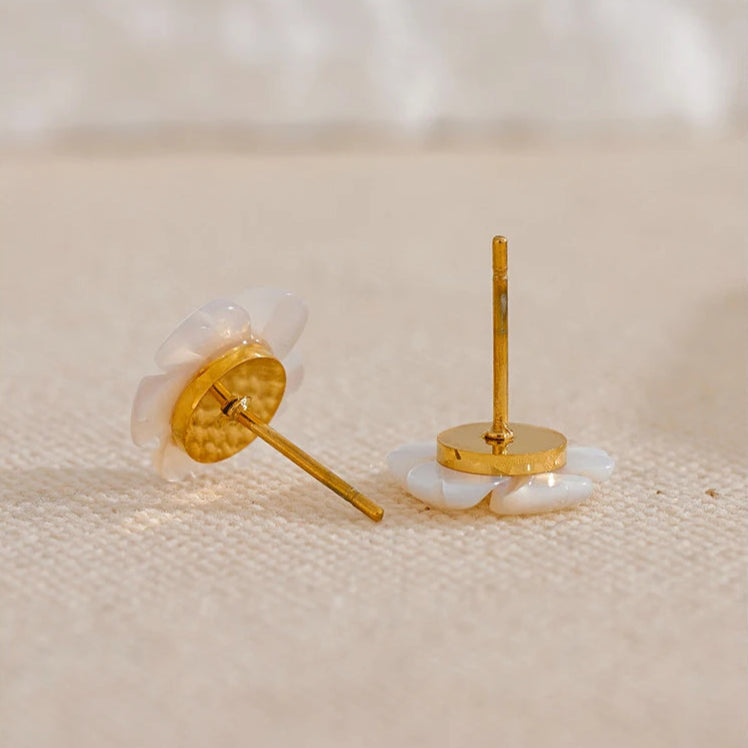 Bloom Shell Stud Earrings