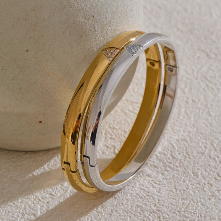 Exquisite Zircon Round Bangle