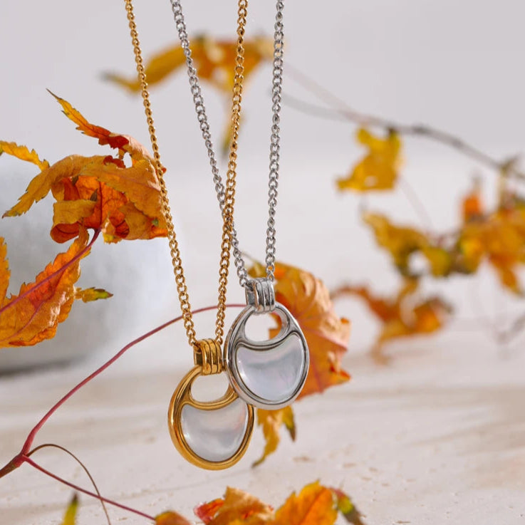Shell Geometric Pendant Necklace