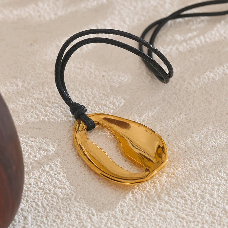 Black Rope Chain Shell Pendant Necklace