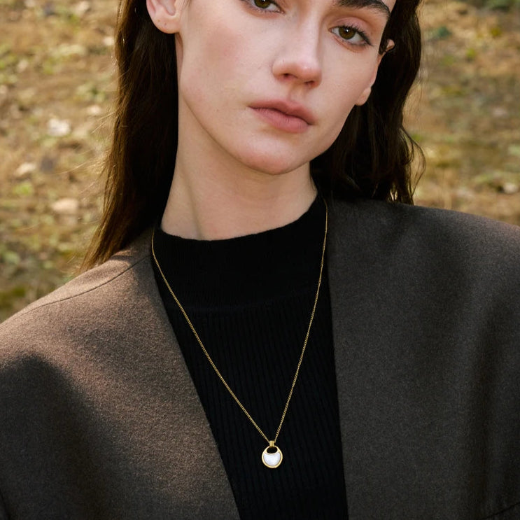 Shell Geometric Pendant Necklace