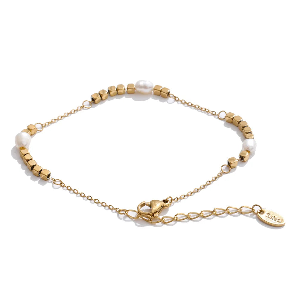 Freshwater Pearl Necklace & Bracelet Set
