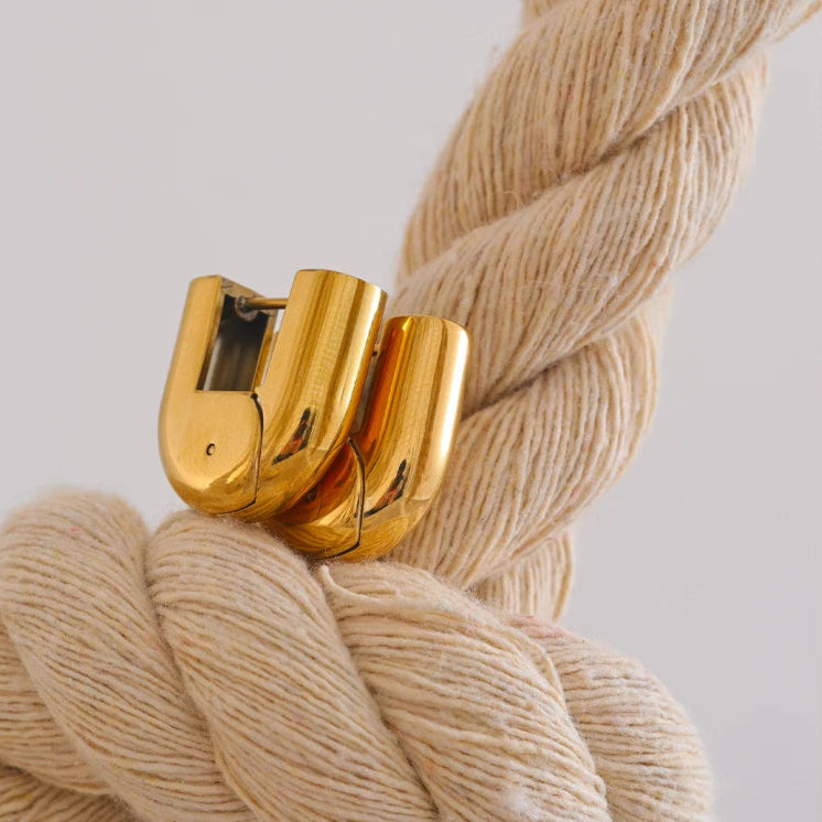 Glossy U-Shape Hollow Hoop Earrings