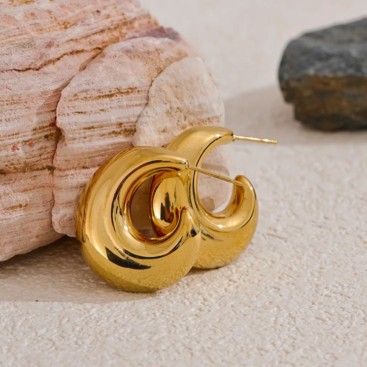 Luna Bold C-Shape Hoop Earrings
