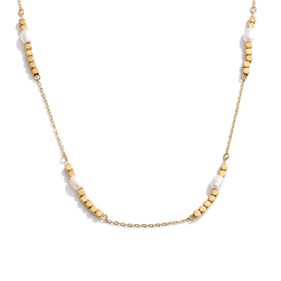 Freshwater Pearl Necklace & Bracelet Set