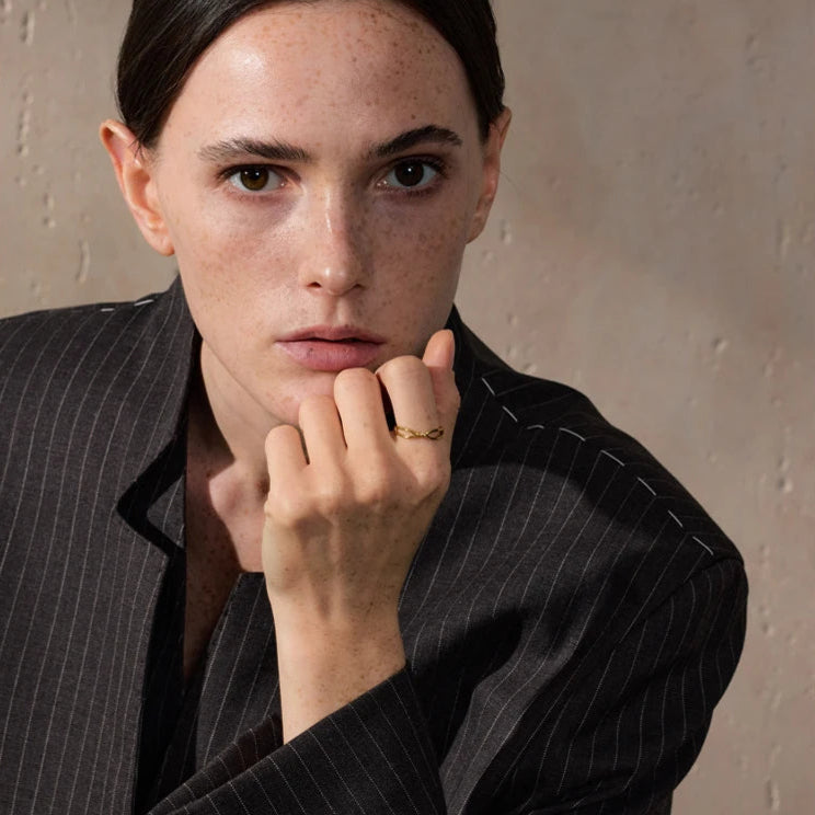 Minimalist Twisted Thin Ring