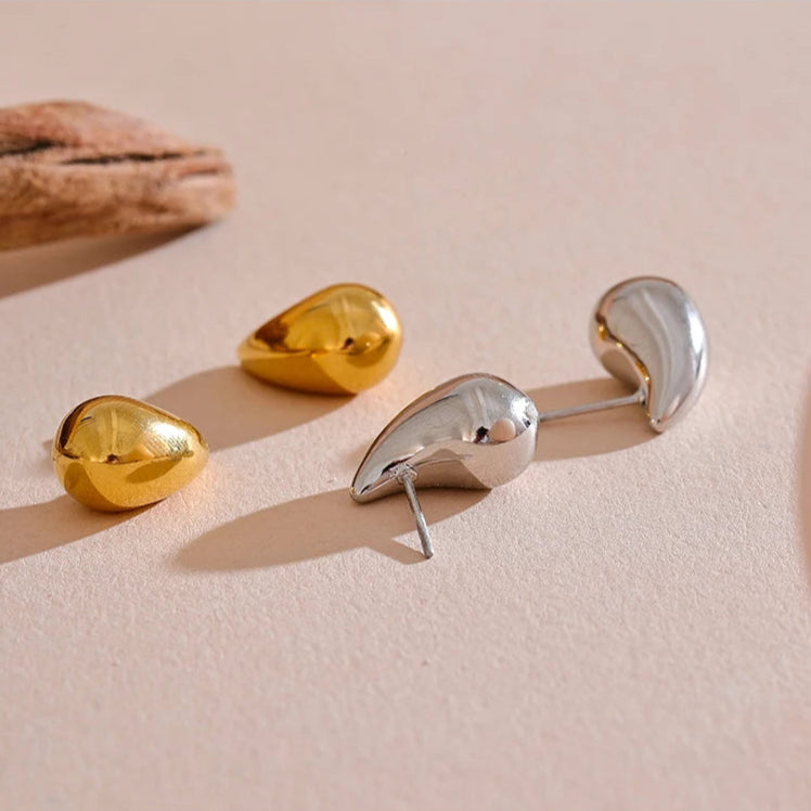 Eva Mini Teardrop Stud Earrings
