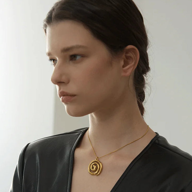 Minimalist Round Pendant Necklace
