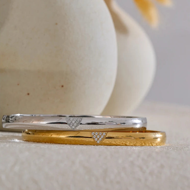 Exquisite Zircon Round Bangle