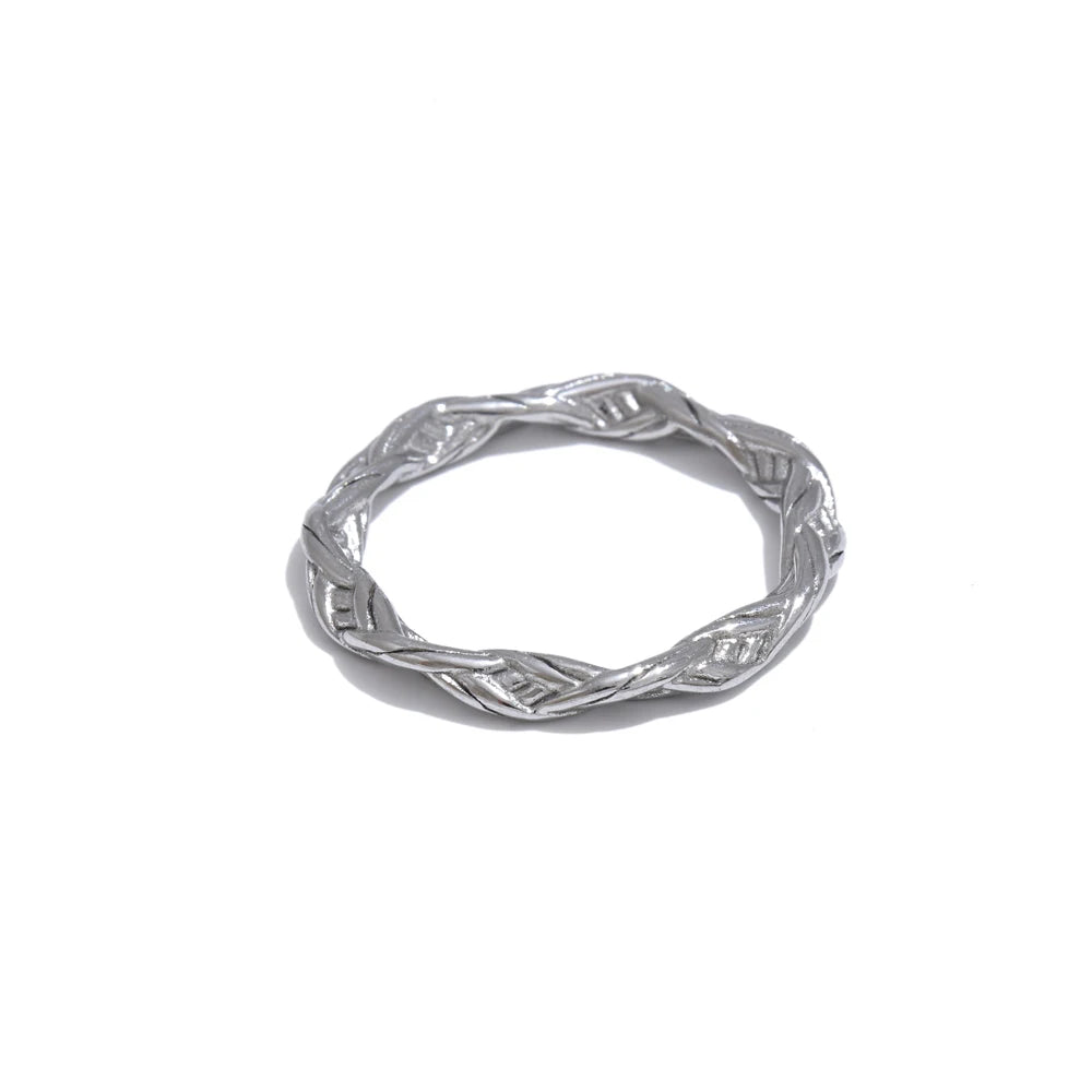 Twisted Minimalist Ring