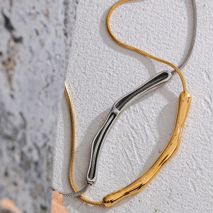 Geometric Pendant Clavicle Necklace