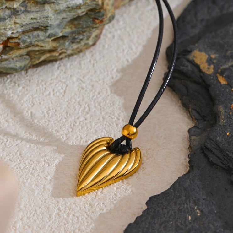 Minimalist Stripe Heart Pendant Necklace