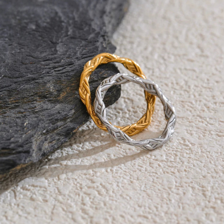 Twisted Minimalist Ring