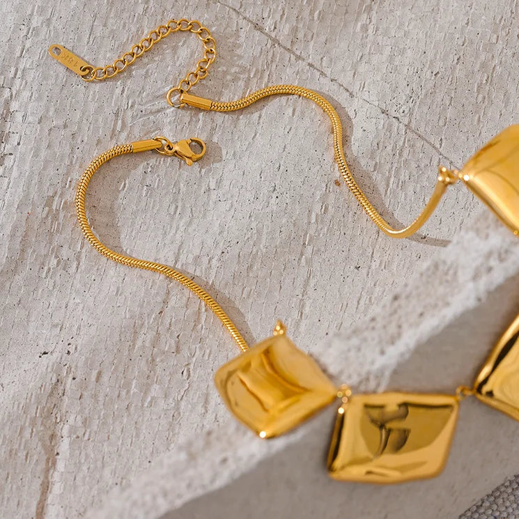 Geometric Square Pendant Collar Necklace