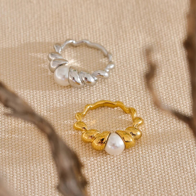 Twisted Ring with Simulated Pearl