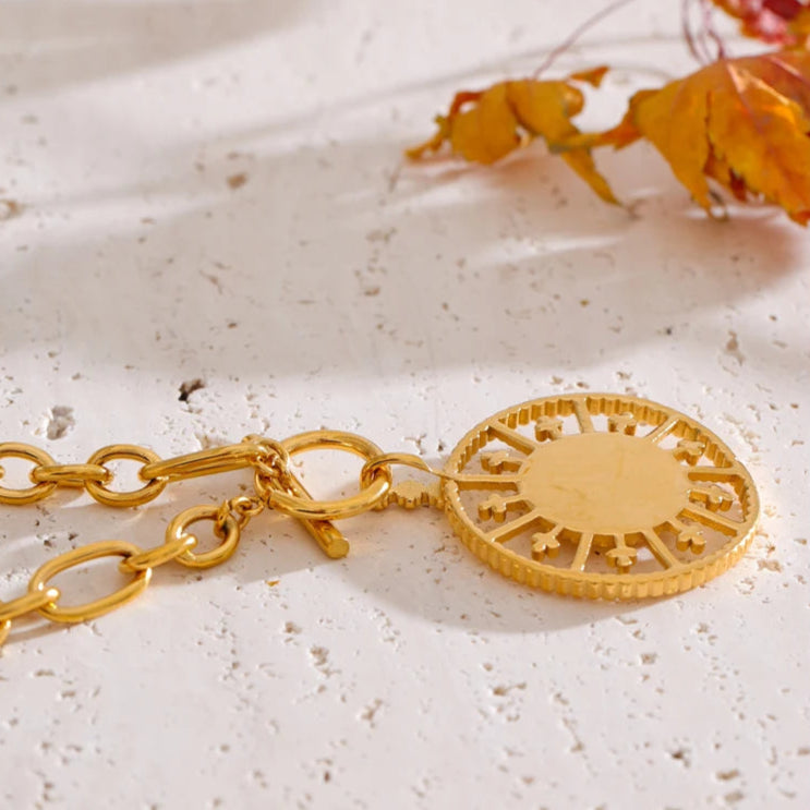 Vintage Round Pendant Necklace