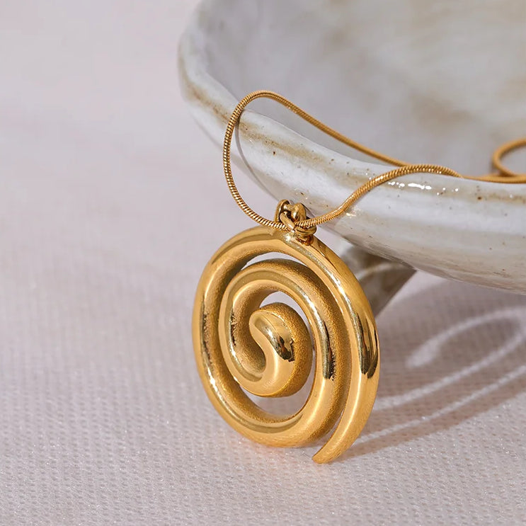 Minimalist Round Pendant Necklace