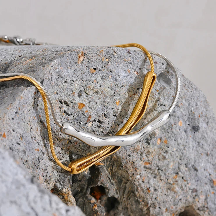 Geometric Pendant Clavicle Necklace