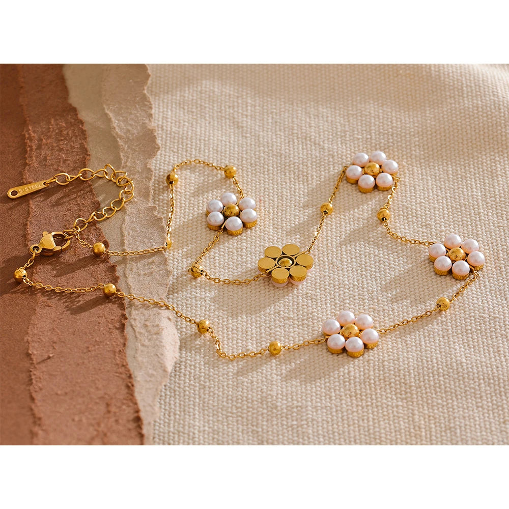 Handmade Pearl Flower Bead Necklace
