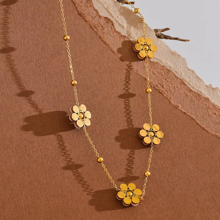 Handmade Pearl Flower Bead Necklace