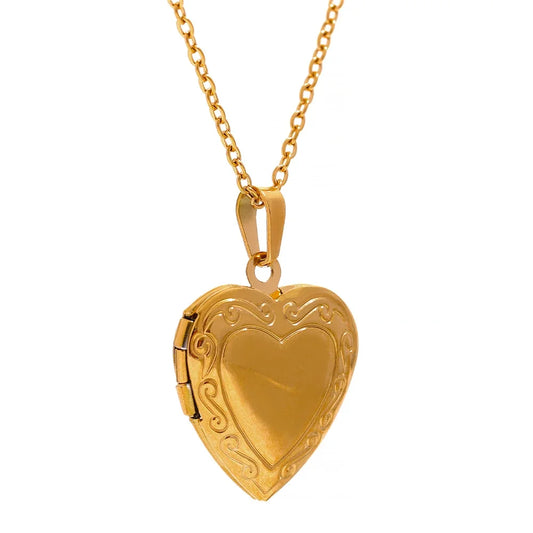 Heart-Shaped Locket Necklace With Photo Frame