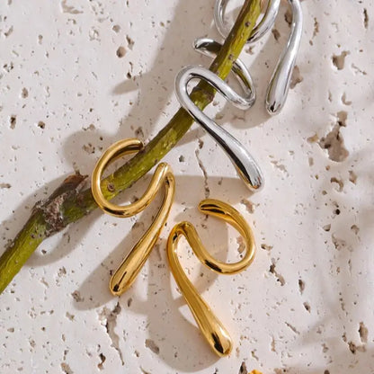 Liquid-inspired ear cuff for non-pierced ears