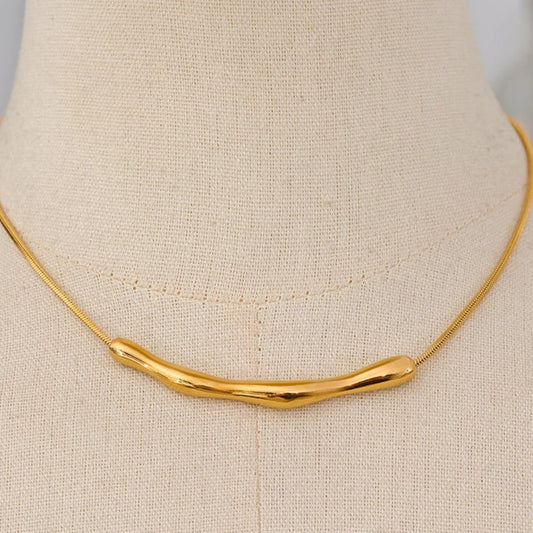 Geometric Pendant Clavicle Necklace