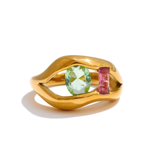 Gold Lip-Shaped Cubic Zirconia Ring