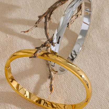 Round Smooth Bangle