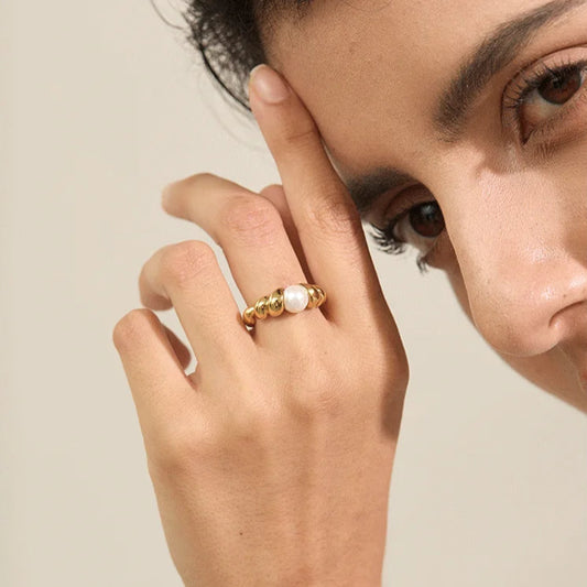 Twisted Ring with Simulated Pearl