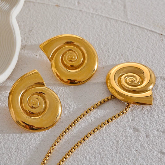 Shell & Conch Pendant Necklace and Earrings Set