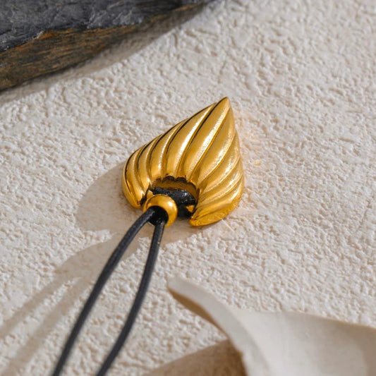 Minimalist Stripe Heart Pendant Necklace