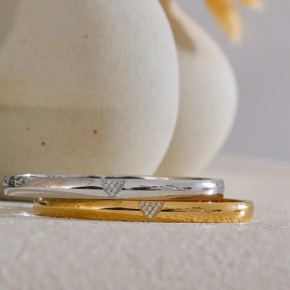 Exquisite Zircon Round Bangle