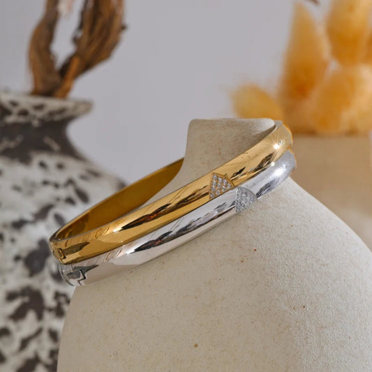 Exquisite Zircon Round Bangle