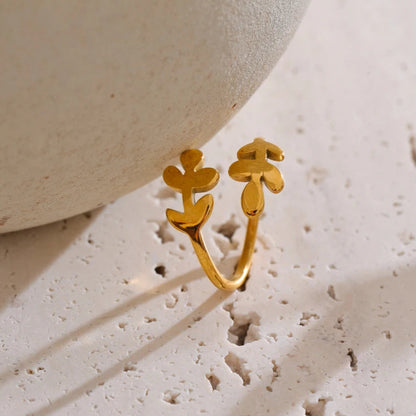 Leafy Plant-Inspired Ring
