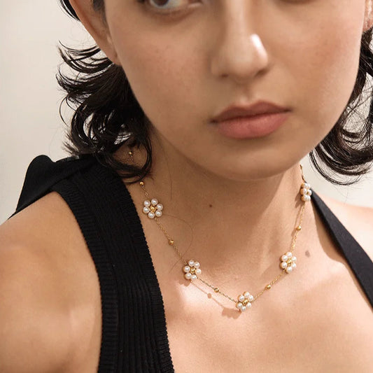 Handmade Pearl Flower Bead Necklace